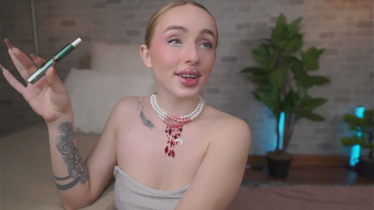 BabyyyLuna's Streamate show and profile