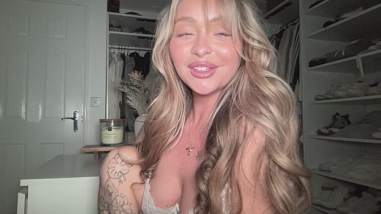 Bellalalita26's Streamate show and profile