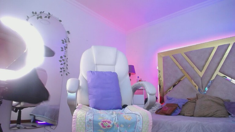 Alexxa_Moon's Streamate show and profile