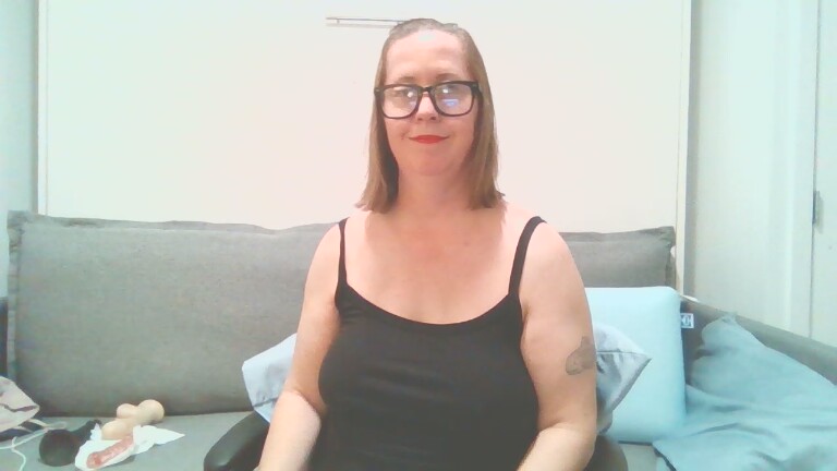 SWEETandNAUGHTY21's Streamate show and profile
