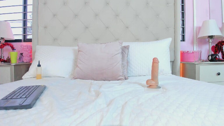 ScarlettLeBlanc's Streamate show and profile