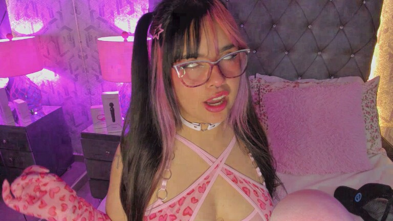 MaddieWaves's Streamate show and profile