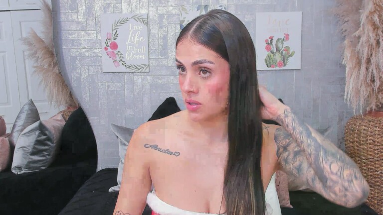 SaraBacker's Streamate show and profile