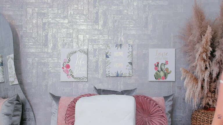 SaraBacker's Streamate show and profile