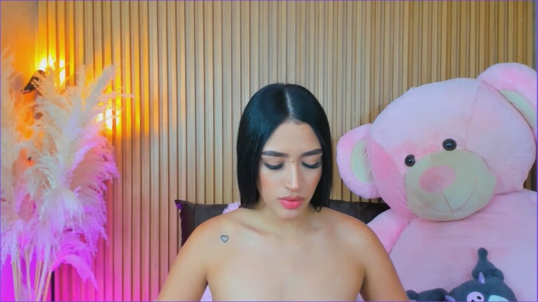 HemmaThompsonn's Streamate show and profile