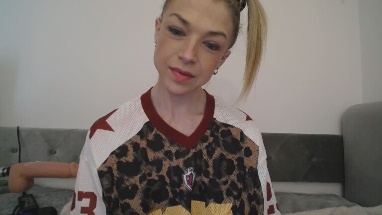 British_EmJess's Streamate show and profile