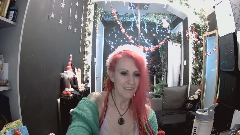 SkySparks's Streamate show and profile