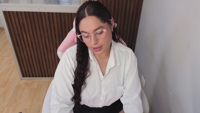 SharaThomas's Streamate show and profile