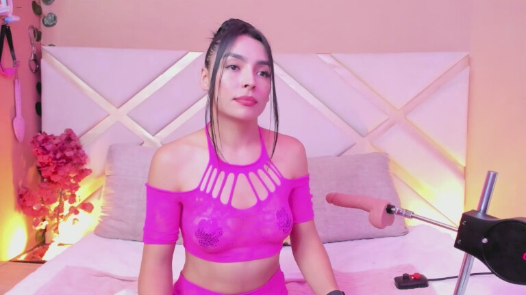 SaraSstonee's Streamate show and profile