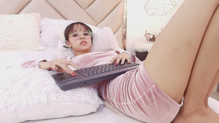 Antonella_Damata's Streamate show and profile