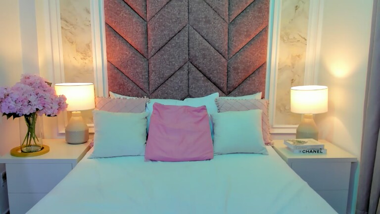 ScarletShinee's Streamate show and profile