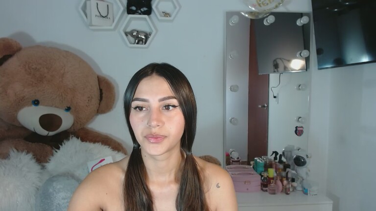 IsabellaSaenz's Streamate show and profile