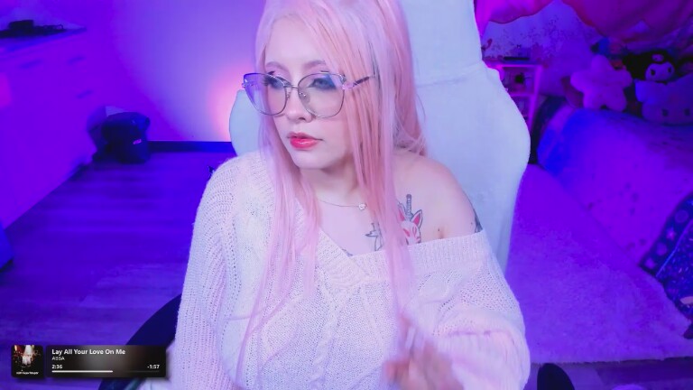 Alyssa_Romanova's Streamate show and profile