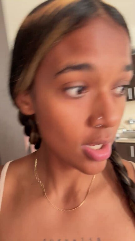 SaschaFit's Streamate show and profile