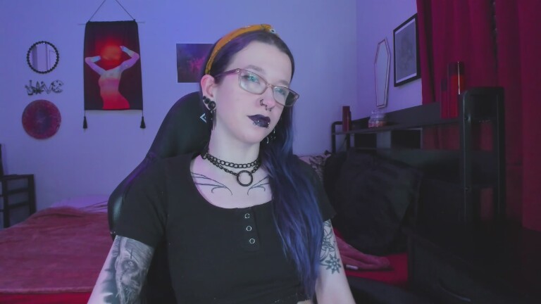 NikkiVill's Streamate show and profile