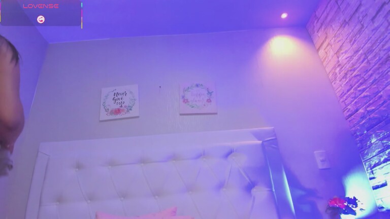 NicoleParker111's Streamate show and profile