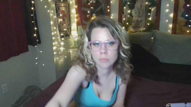 VickiVale's Streamate show and profile