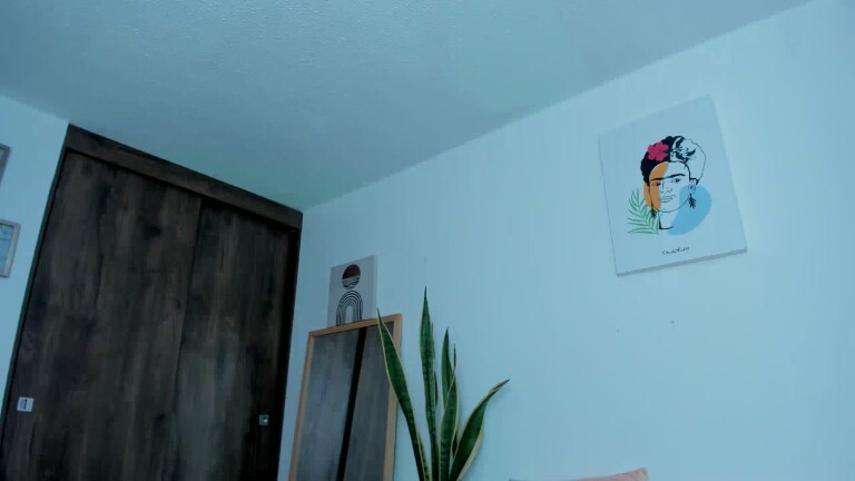 JulieRios's Streamate show and profile