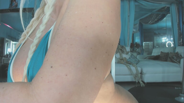 ADRIANNA777's Streamate show and profile