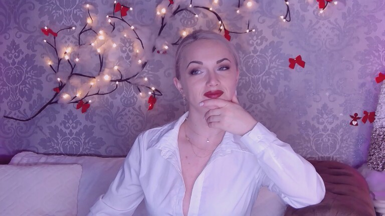 EllianaReese's Streamate show and profile