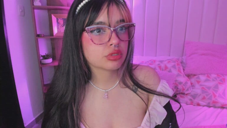 MaddieWaves's Streamate show and profile