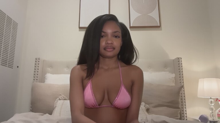 HalleTheStar's Streamate show and profile