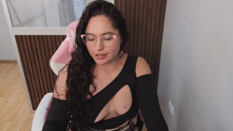 SharaThomas's Streamate show and profile