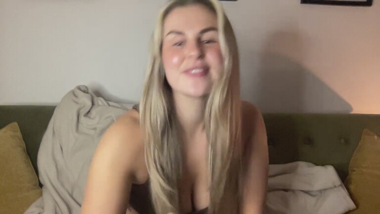 ClaraXVale's Streamate show and profile