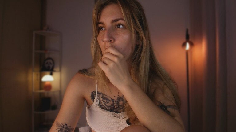 LindaSofiaa's Streamate show and profile