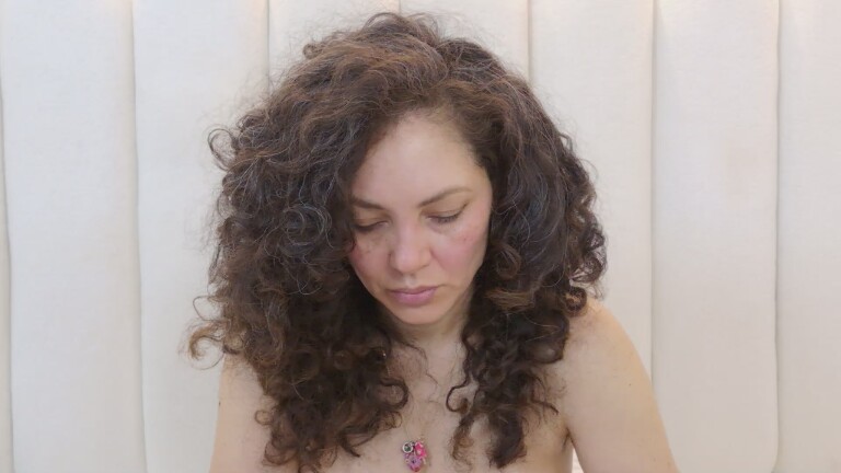 juliiabadleer's Streamate show and profile