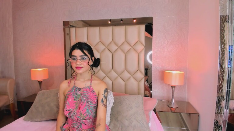 DafneJames's Streamate show and profile