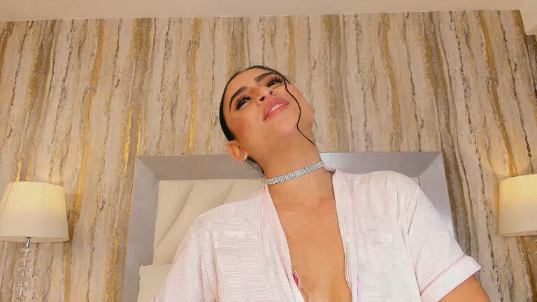 Sara_Hanniston's Streamate show and profile