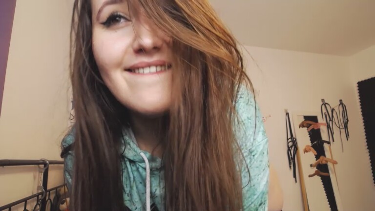 SYIA's Streamate show and profile