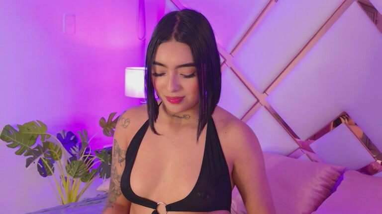 Miah_Hills's Streamate show and profile