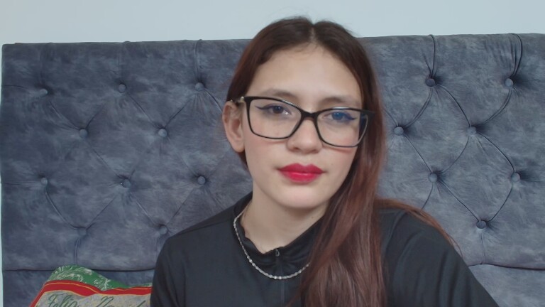 LARICSABLUE's Streamate show and profile