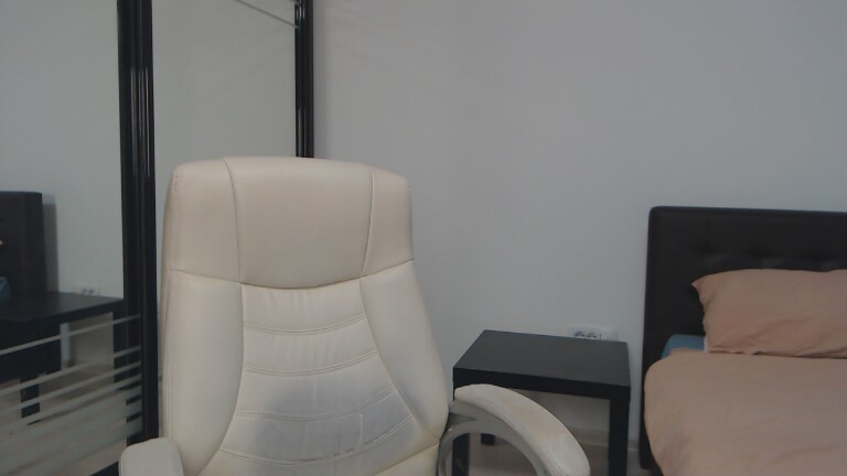 xMEDEEA's Streamate show and profile