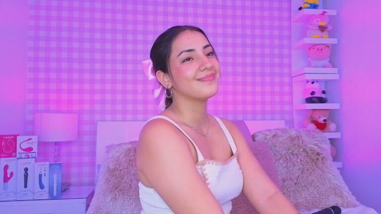 BellaDavies's Streamate show and profile