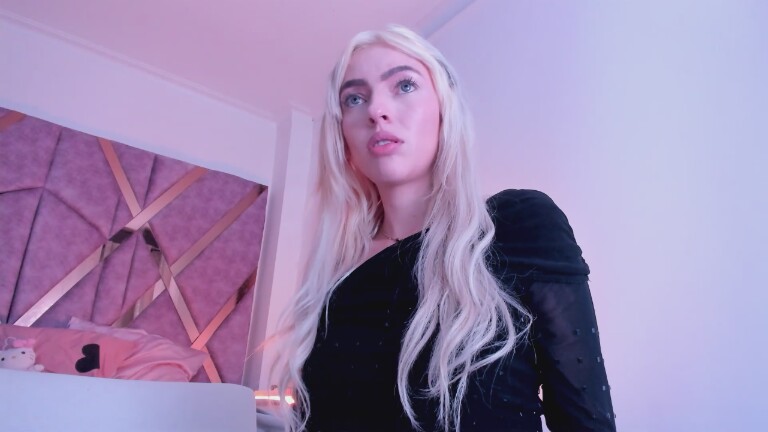 AuroraRuiz's Streamate show and profile