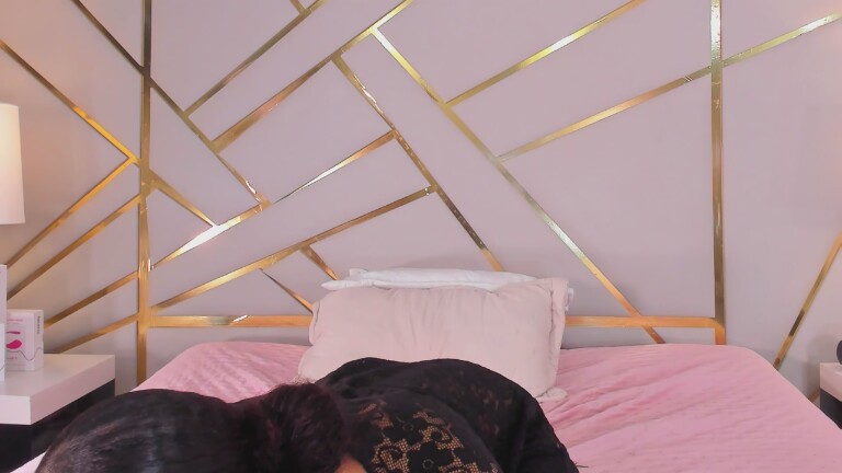 KiraHill's Streamate show and profile