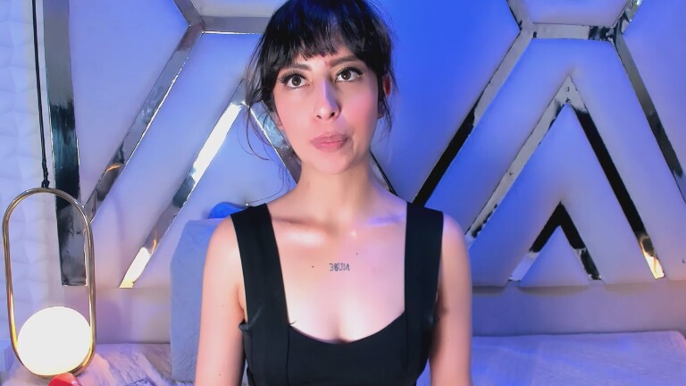 AriaPure's Streamate show and profile