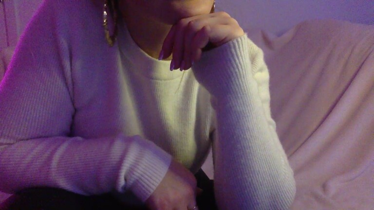 PeachyVelvetBunny's Streamate show and profile