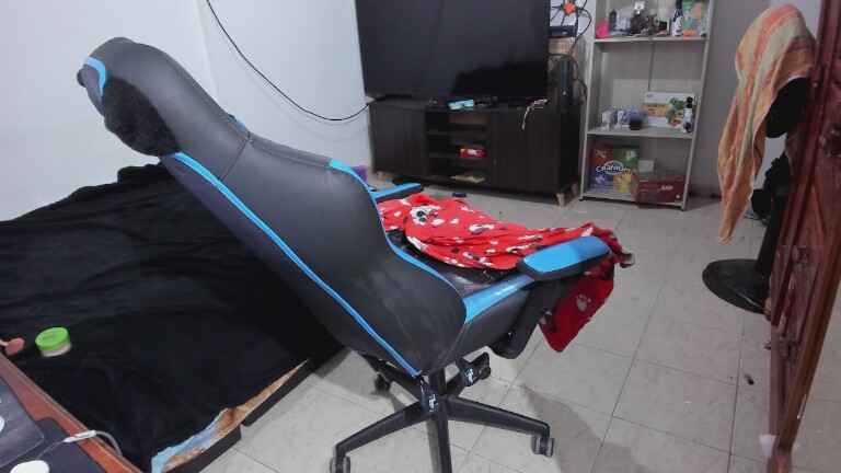 Red_Pandemonium's Streamate show and profile