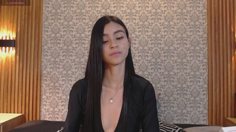 Charlotte_18's Streamate show and profile