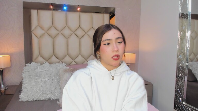 SophiaColinns's Streamate show and profile