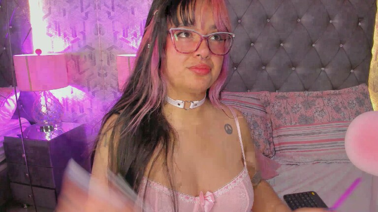 MaddieWaves's Streamate show and profile