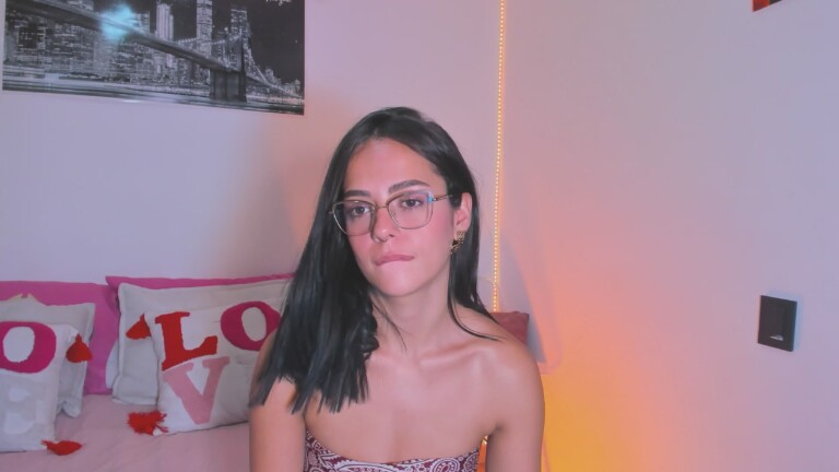 Aria_Greyy's Streamate show and profile