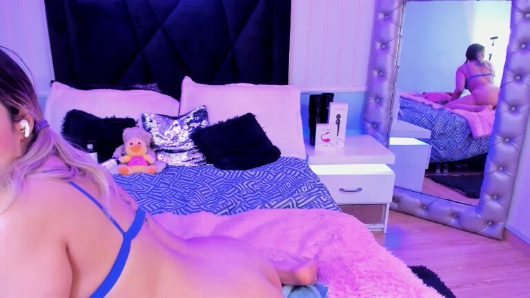 AngelinaDustin's Streamate show and profile