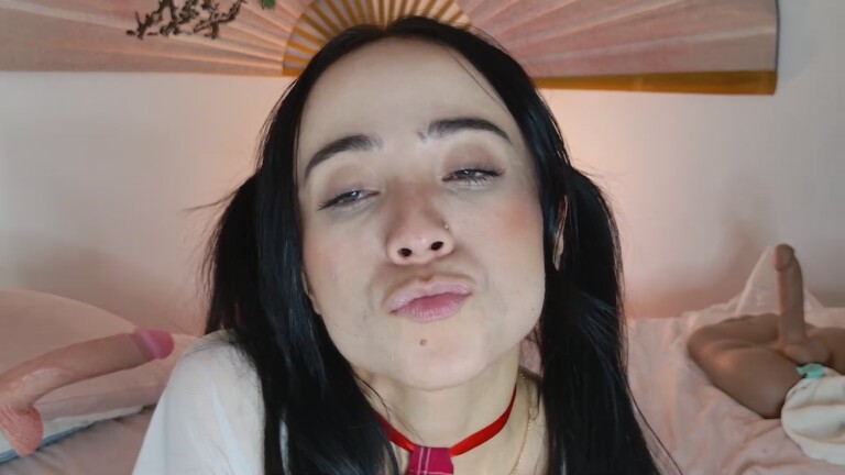 SweetSara33's Streamate show and profile