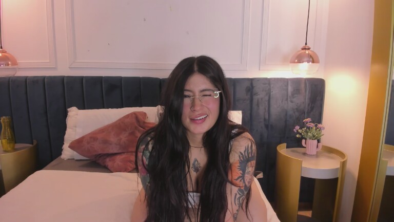 LiaLuxe's Streamate show and profile