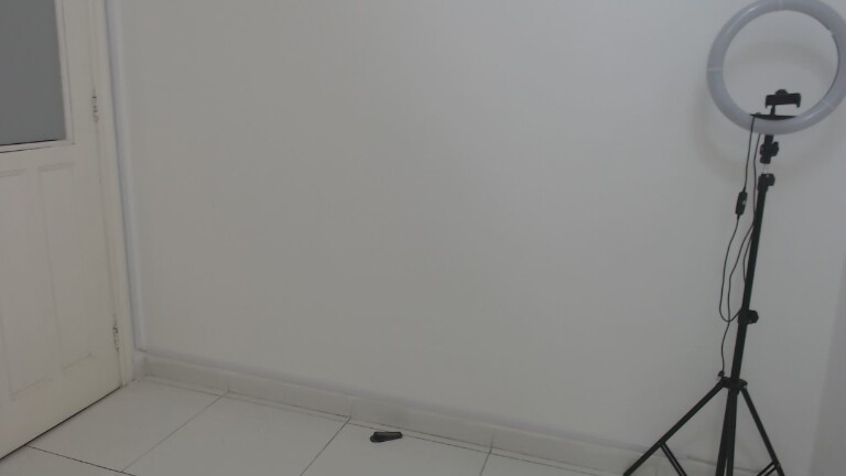 EllieBella's Streamate show and profile